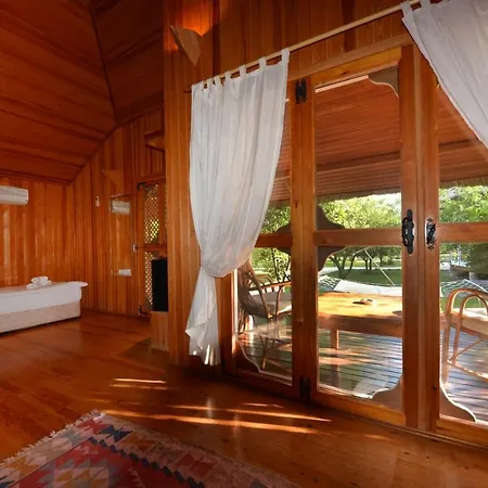 Almira Tatil parkı